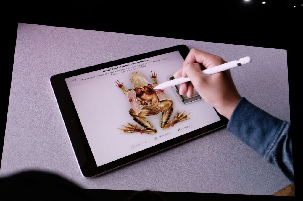 iPad giá rẻ của Apple giành cho học sinh