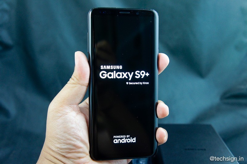 Mở hộp Samsung Galaxy S9+ bản màu đen: hoàn thiện đẹp và bóng bẩy