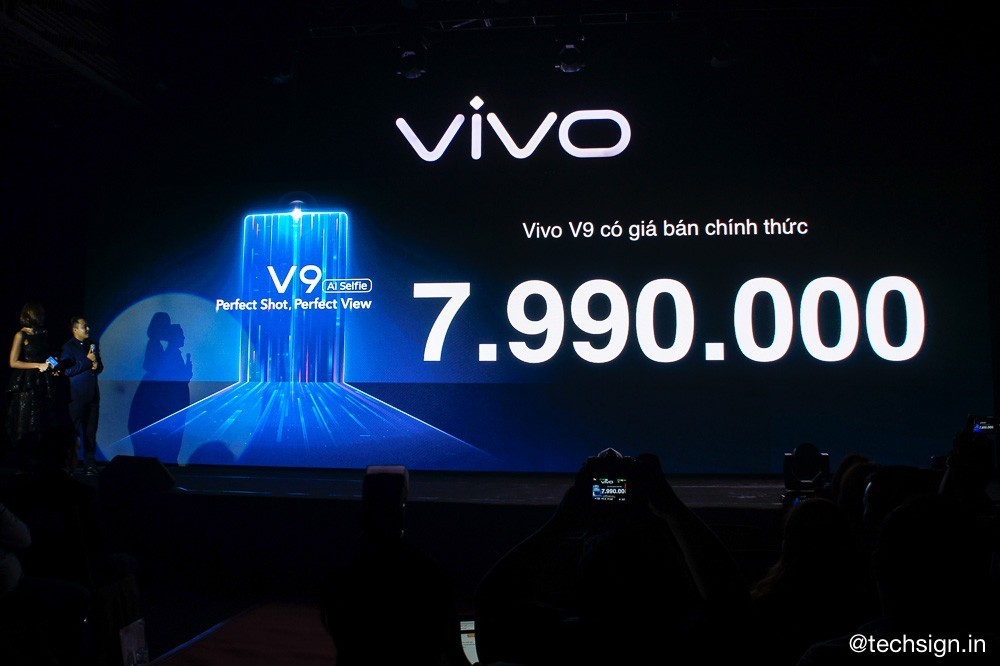 Vivo V9 ra mắt: màn hình tràn viền, tai thỏ, camera trước 24MP có AI