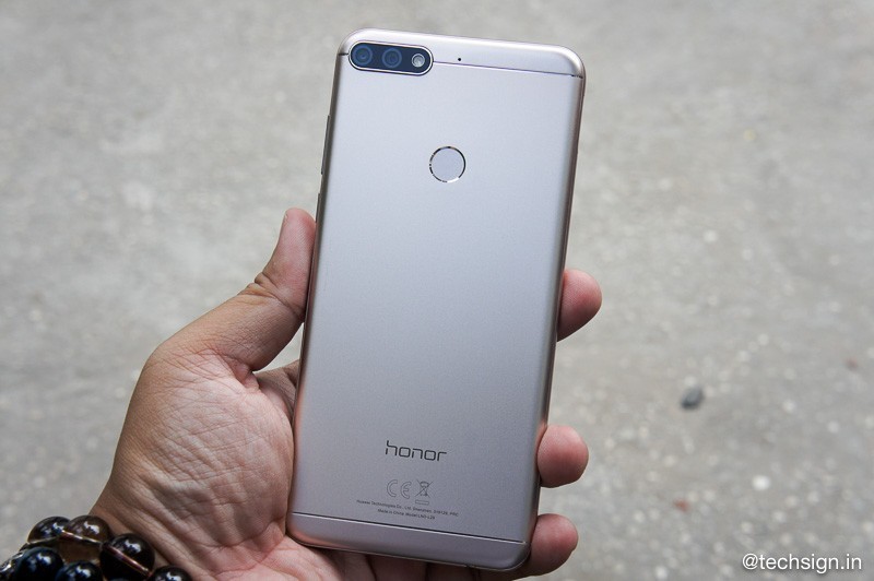 Honor 7C ra mắt: camera kép, 3 màu, giá 4 triệu