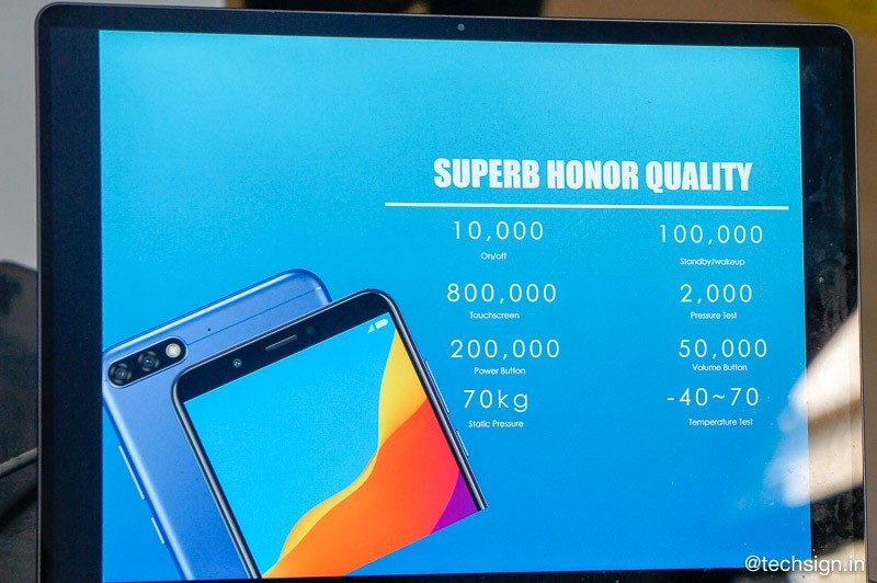 Honor 7C ra mắt: camera kép, 3 màu, giá 4 triệu