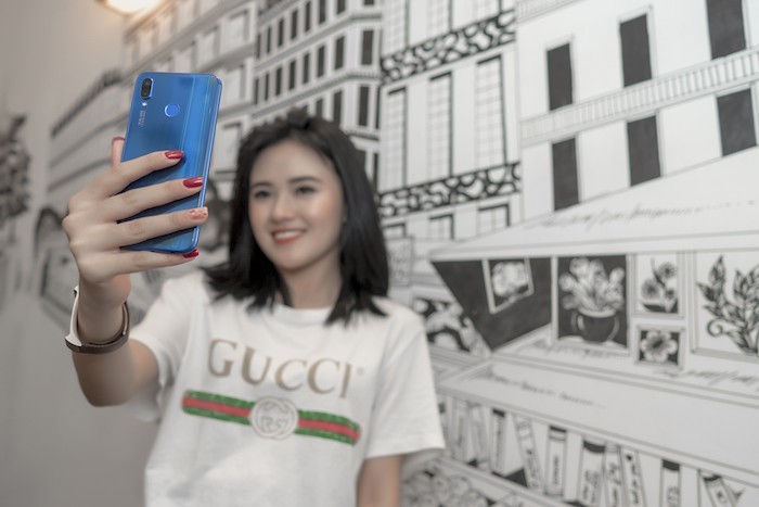 Huawei Nova 3e – “Không đắt nhưng xắt ra miếng”