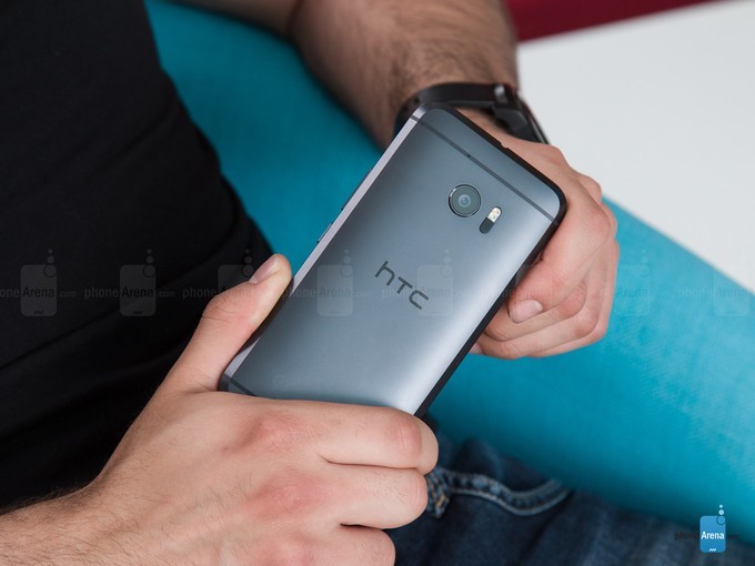 Quá trình tiến hóa trong thiết kế của điện thoại HTC