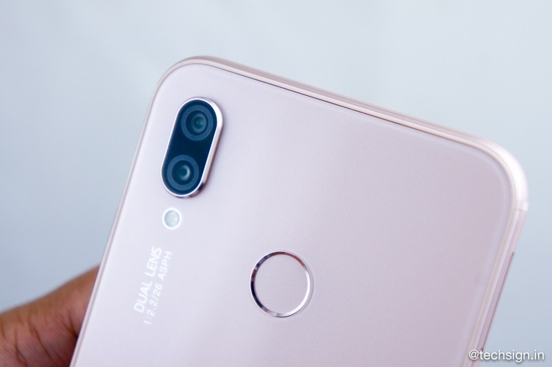 Ảnh thực tế Huawei Nova 3e hồng (Sakura Pink)