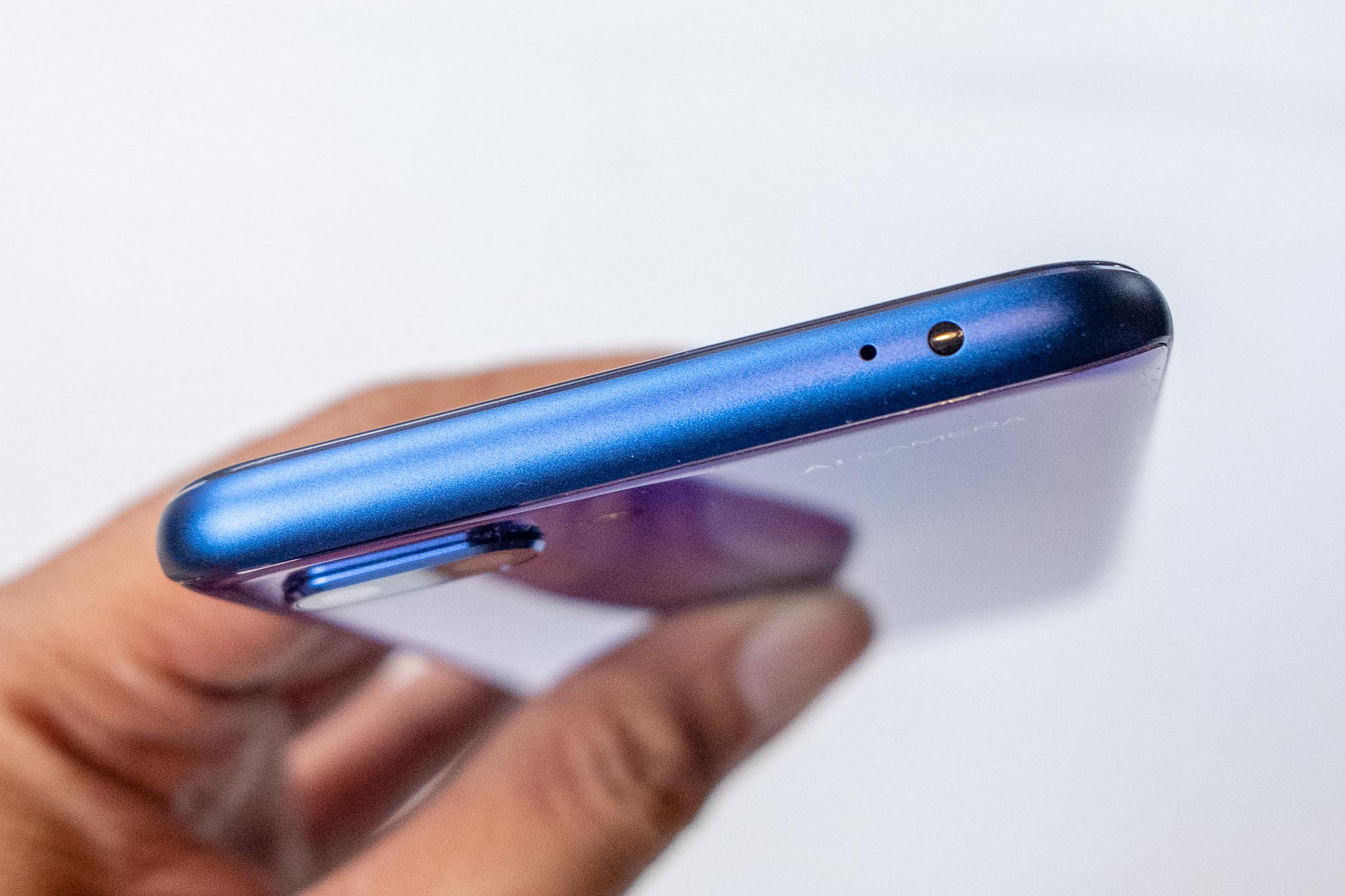 'Bản sao' Huawei P20 Pro mang tên Honor 10 ra mắt tại Việt Nam