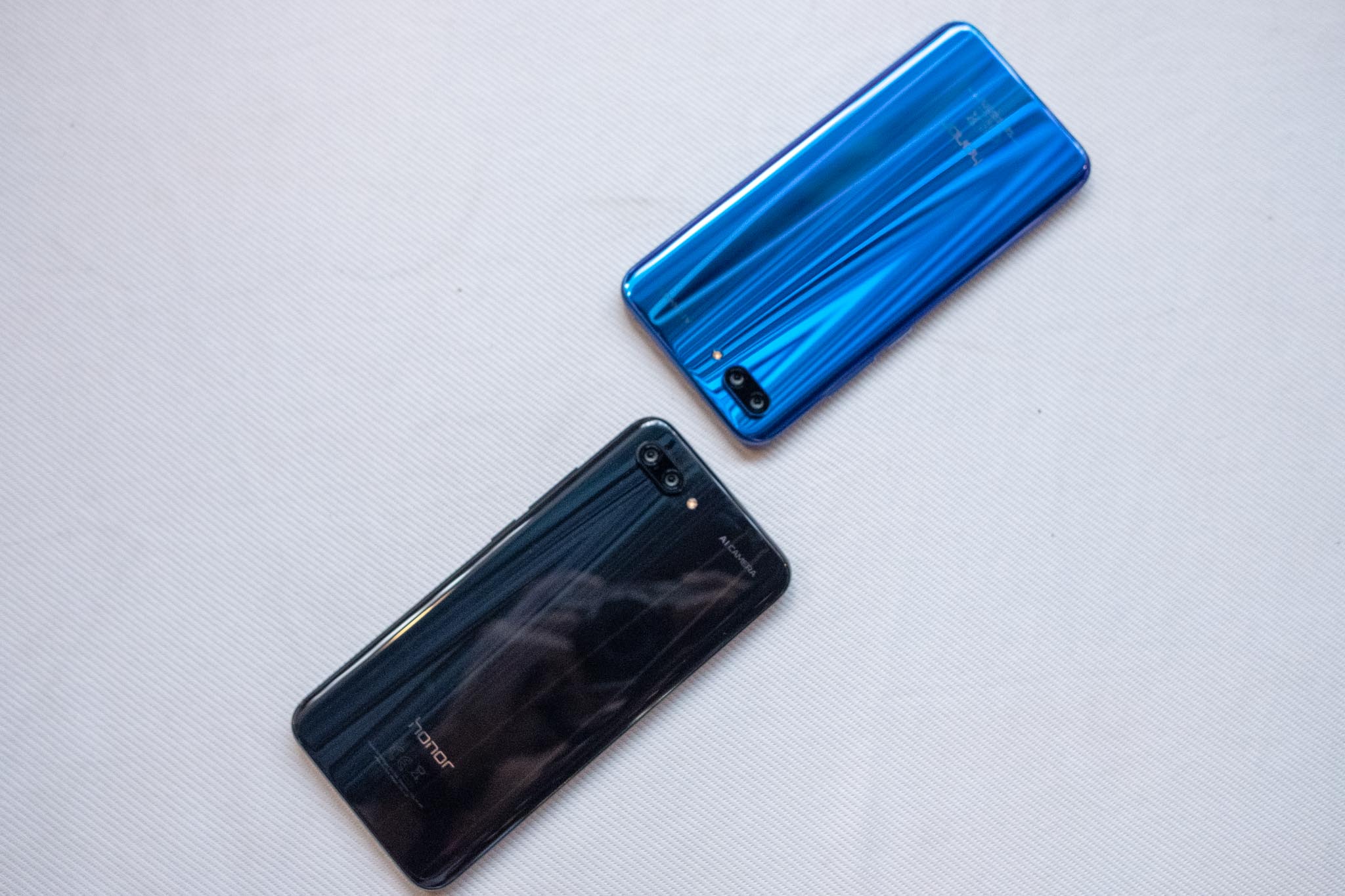 'Bản sao' Huawei P20 Pro mang tên Honor 10 ra mắt tại Việt Nam