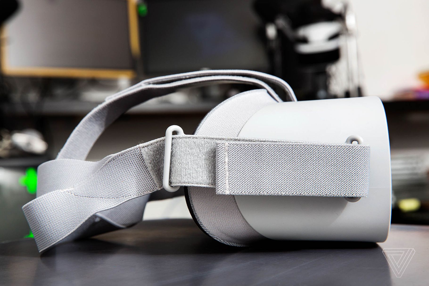 Facebook giới thiệu thiết bị đeo VR Oculus Go giá từ 199 USD