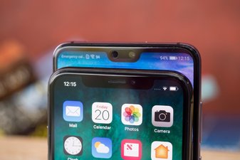 Flagship mới của Huawei nhái iPhone X