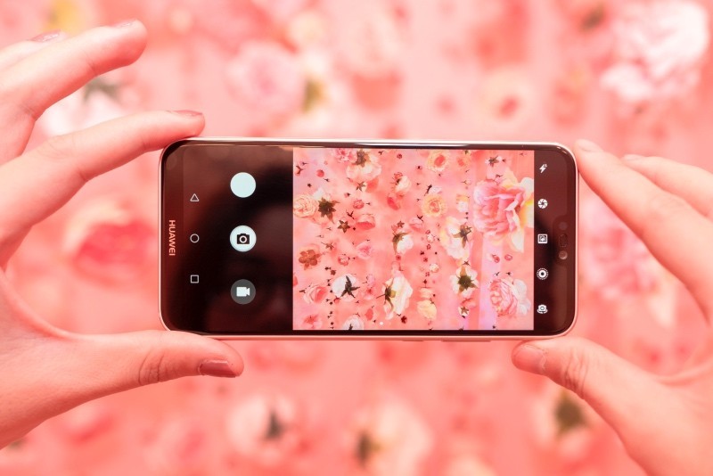 Huawei Nova 3e bổ sung thêm màu hồng Sakura Pink, bán từ hôm nay