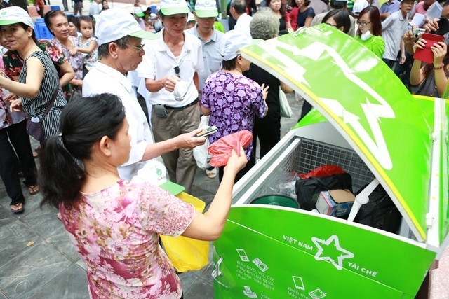 Việt Nam Tái Chế triển khai chương trình thu gom rác thải điện tử đến 10 trường đại học