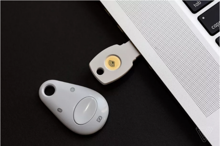 Google chính thức bán khóa bảo mật hai lớp Titan Security Key