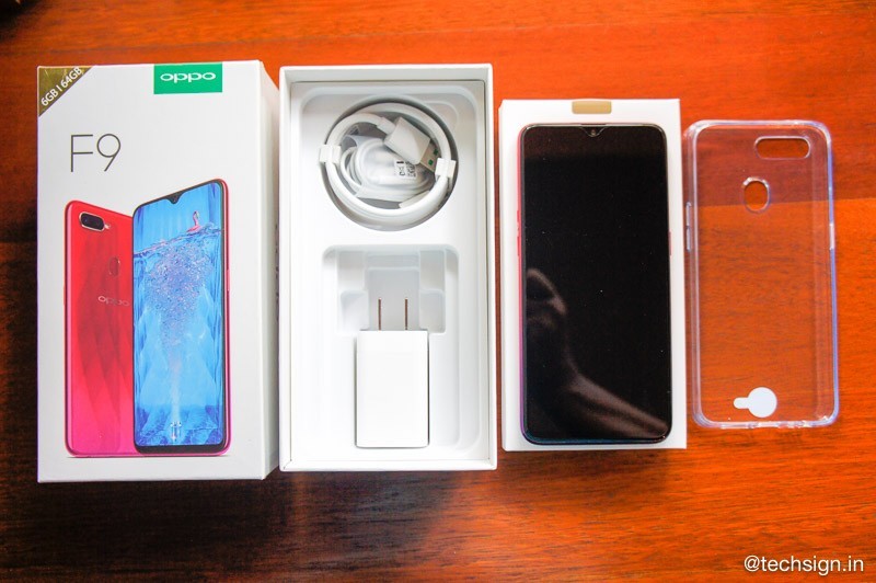 Mở hộp OPPO F9: mặt lưng đẹp, bám nhiều vân tay