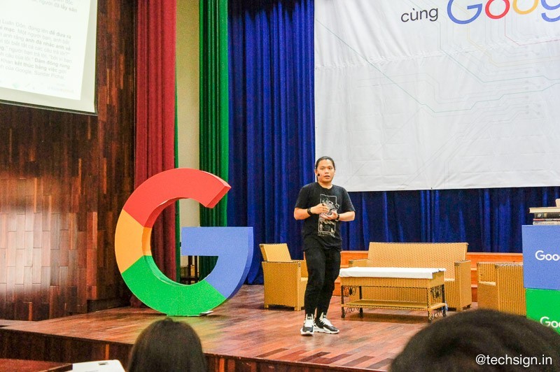 Hàng trăm sinh viên tham dự buổi talkshow về Trí tuệ nhân tạo (AI) cùng Google