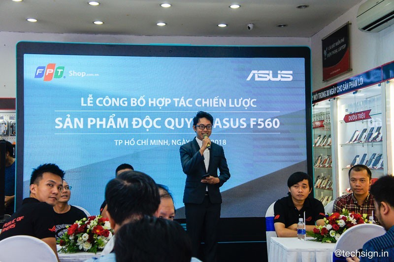 FPT Shop bán độc quyền laptop gaming ASUS F560, giá 17 triệu đồng