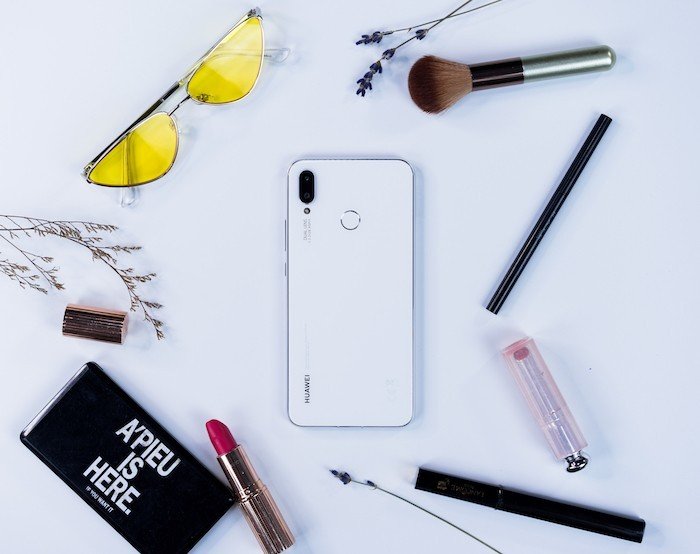 Huawei Nova 3i có thêm bản trắng ngọc trai