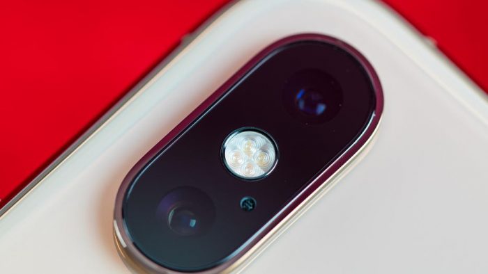 Cận cảnh iPhone XS qua ống kính Macro