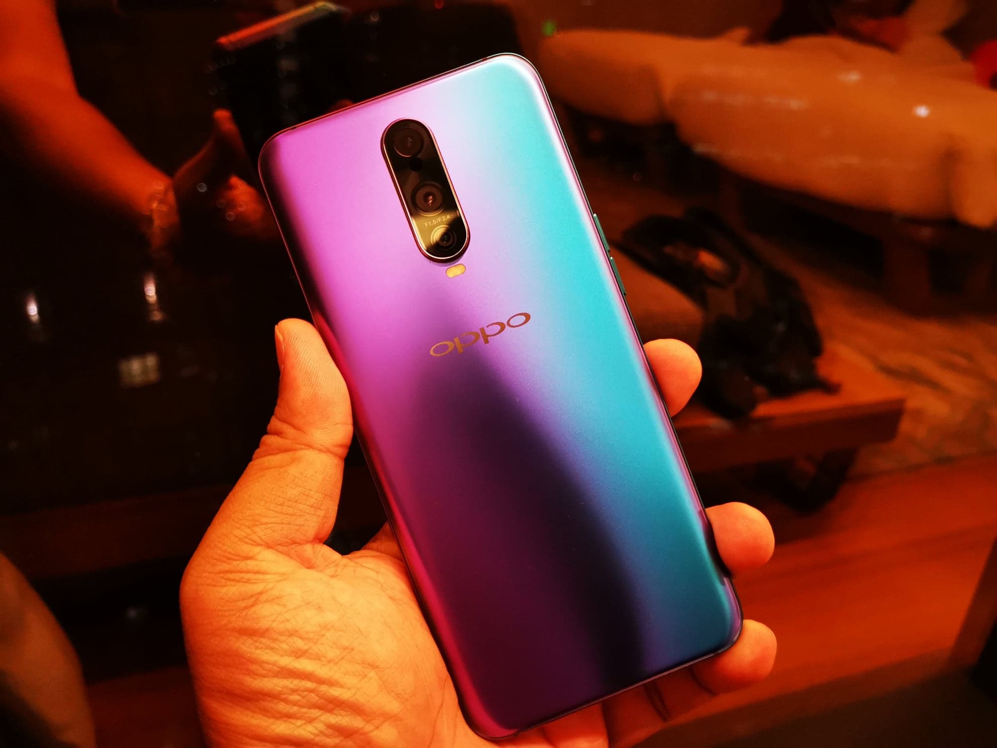 OPPO R17 Pro Tím Sương Đêm chính thức ra mắt, đầy đủ các tính năng cao cấp