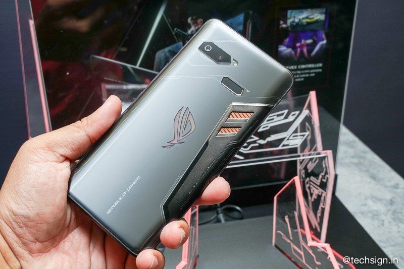 ASUS ra mắt ROG Phone chuyên phục vụ game, giá từ 20 triệu đồng