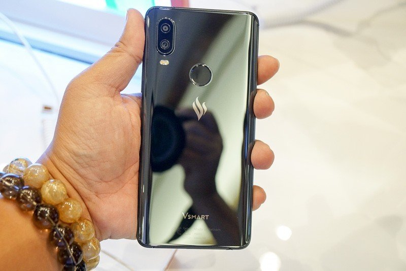 Ra mắt 4 smartphone Vsmart giá từ 2,5 triệu đồng