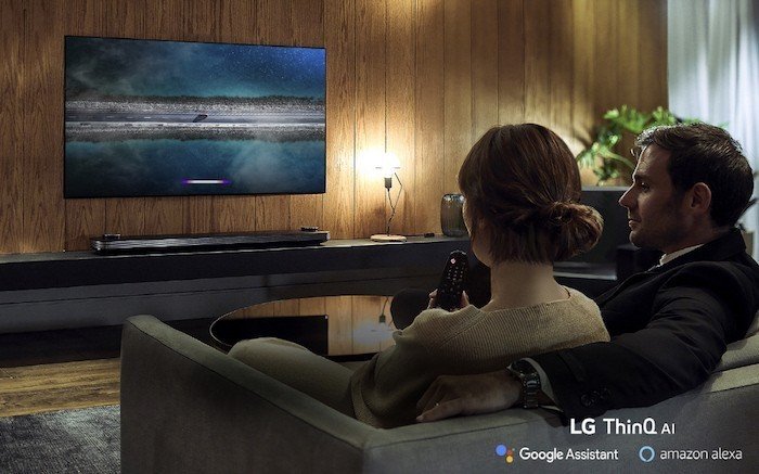 LG ra mắt TV OLED 8K lớn nhất và TV OLED cuộn đầu tiên trên thế giới