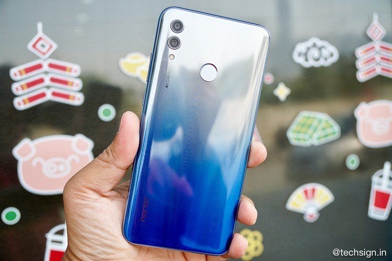 Mở hộp Honor 10 Lite: cong bóng bẩy, camera lồi rất ít