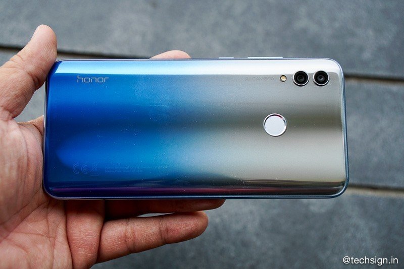 Mở hộp Honor 10 Lite: cong bóng bẩy, camera lồi rất ít