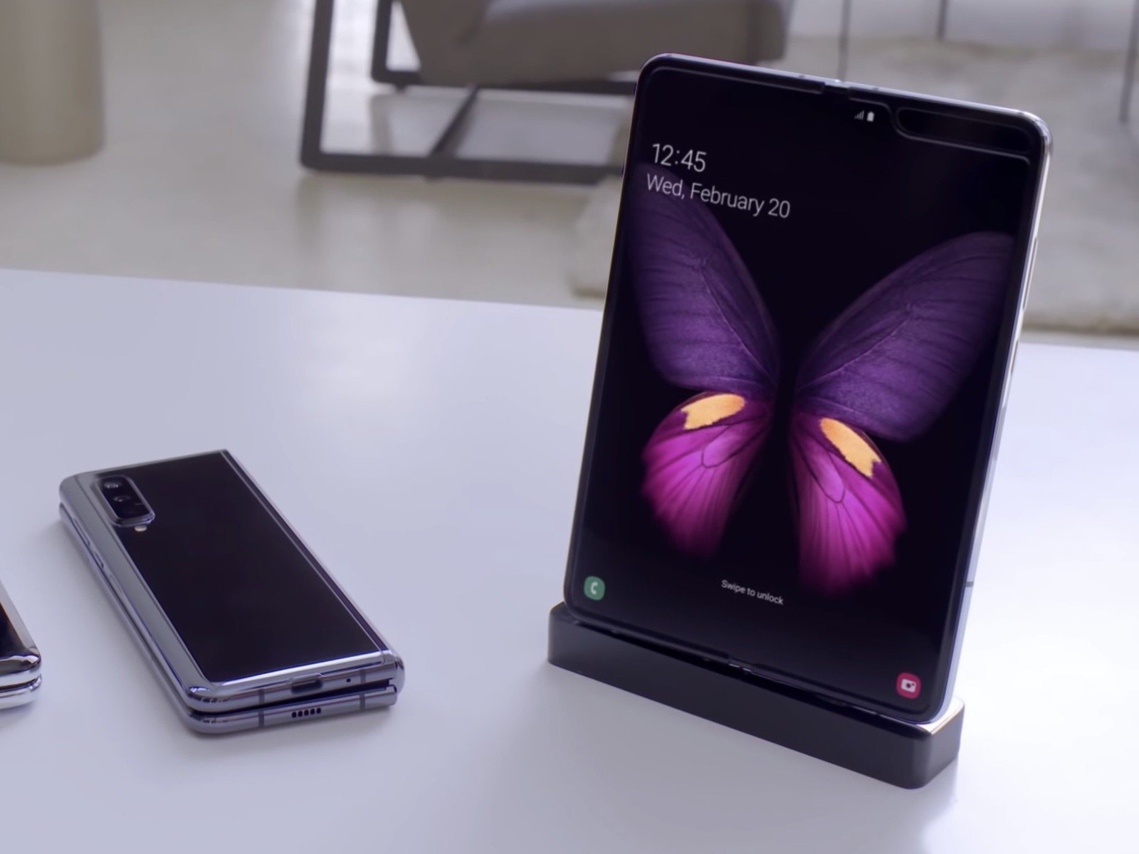 Samsung tung video cận cảnh Galaxy Fold màn hình gập