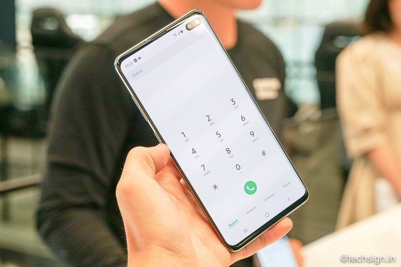 Trên tay sớm Samsung Galaxy S10 / S10 Plus: máy mỏng nhẹ, màn hình rất đẹp