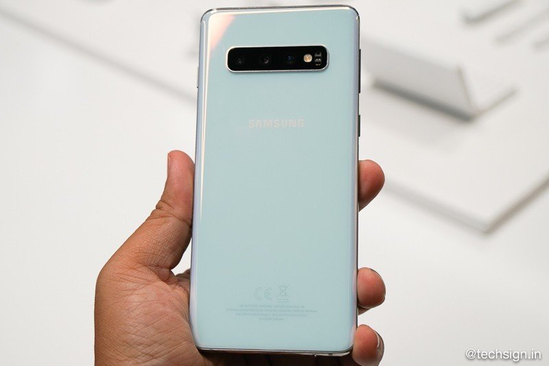 Trên tay sớm Samsung Galaxy S10 / S10 Plus: máy mỏng nhẹ, màn hình rất đẹp