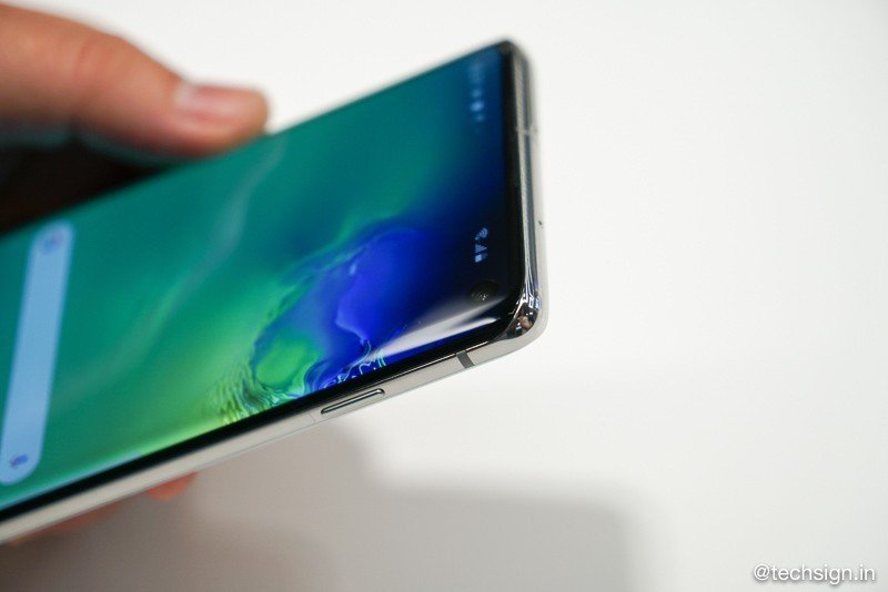 Trên tay sớm Samsung Galaxy S10 / S10 Plus: máy mỏng nhẹ, màn hình rất đẹp