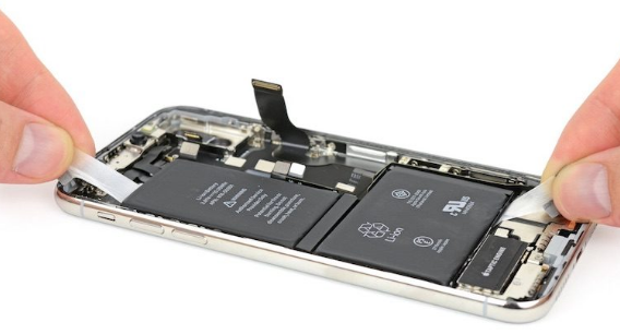 Apple tiếp nhận sửa iPhone dù đã thay pin từ nơi khác