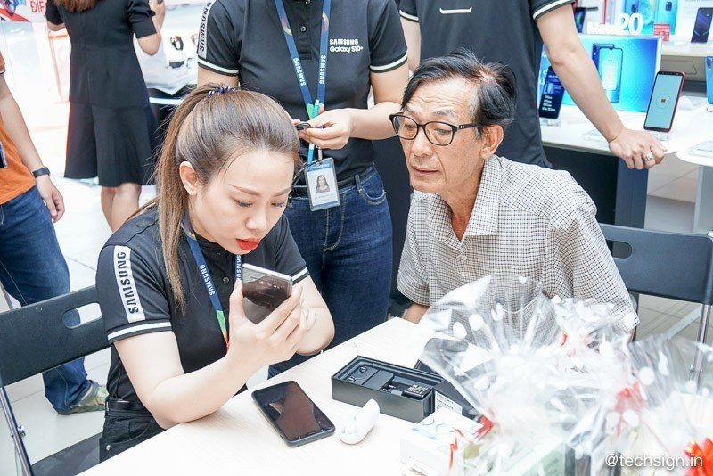 FPT Shop mở bán Samsung Galaxy S10 | S10+