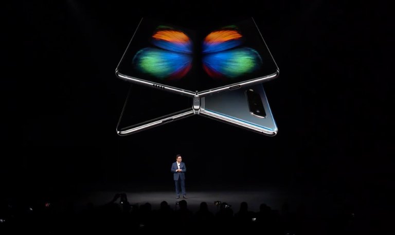 Samsung phát hành video thử nghiệm độ bền màn hình gập của Galaxy Fold