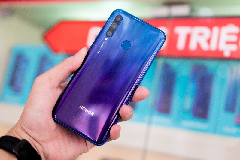 Honor 20 Lite chính thức lên kệ FPT Shop, giá 5.990.000Đ