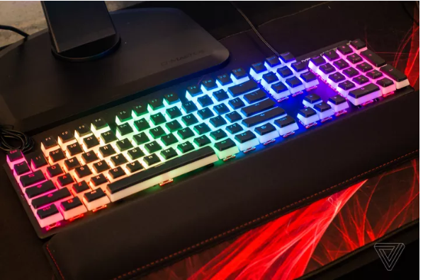 HyperX ra mắt bàn phím chơi game tích hợp switch riêng