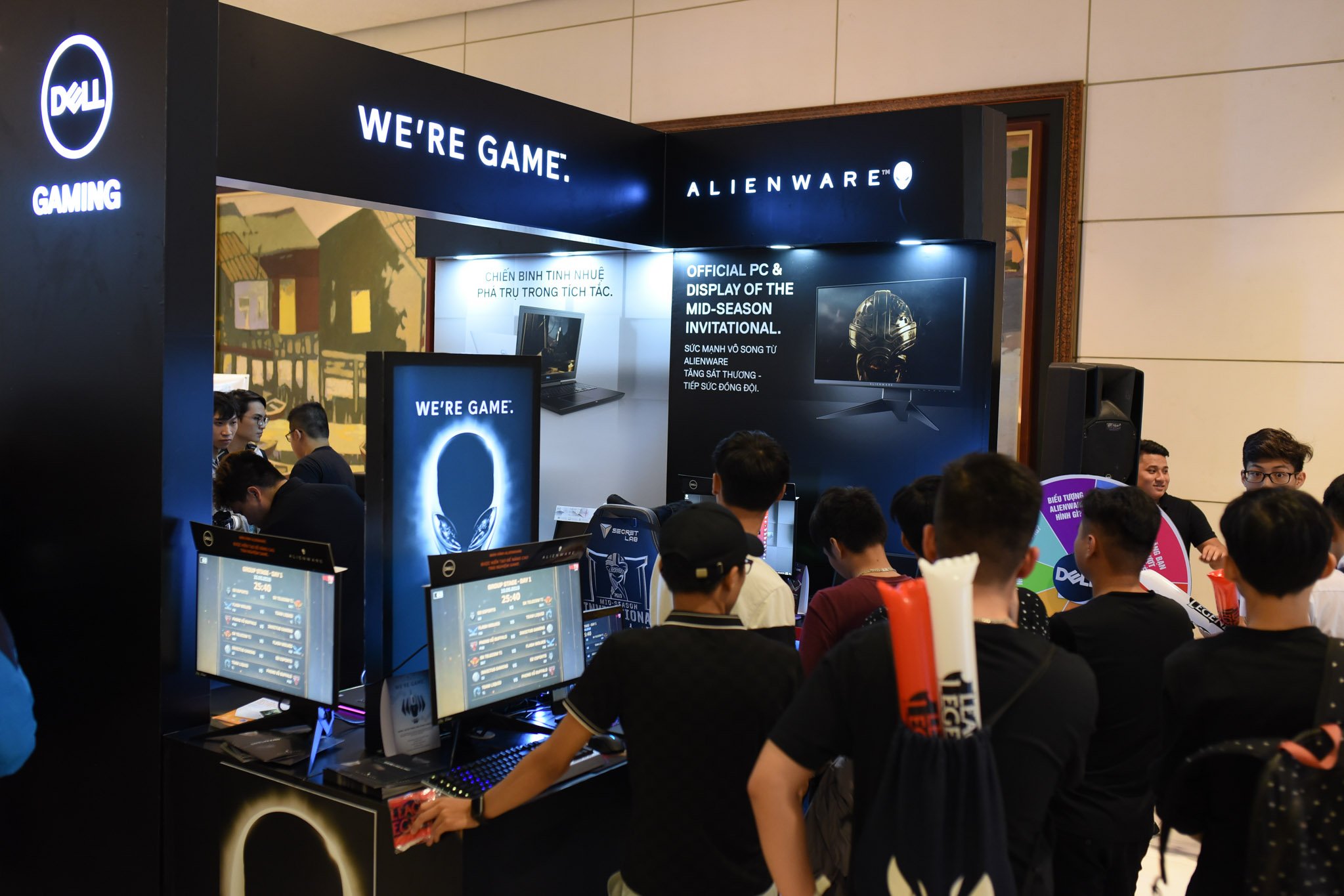 Riot Games dùng màn hình, máy tính Dell Alienware tại giải MSI 2019