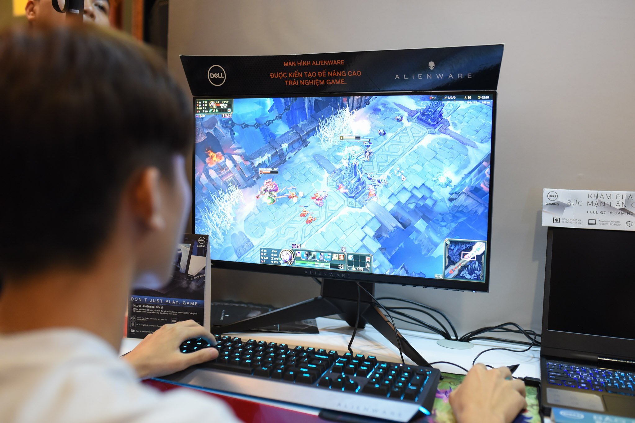 Riot Games dùng màn hình, máy tính Dell Alienware tại giải MSI 2019