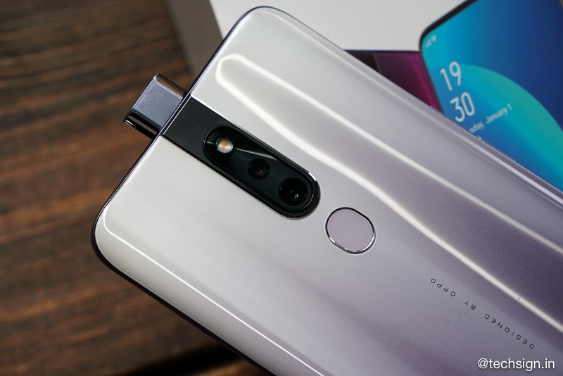 Trên tay OPPO F11 Pro xám tinh vân: màu đẹp, khả năng lưu trữ tăng