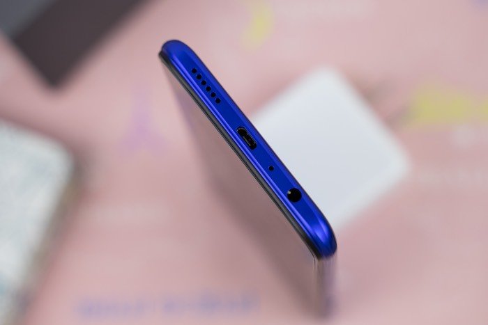 Realme 3 Pro lên kệ tại Việt Nam từ ngày 22/6 có giá bao nhiêu?