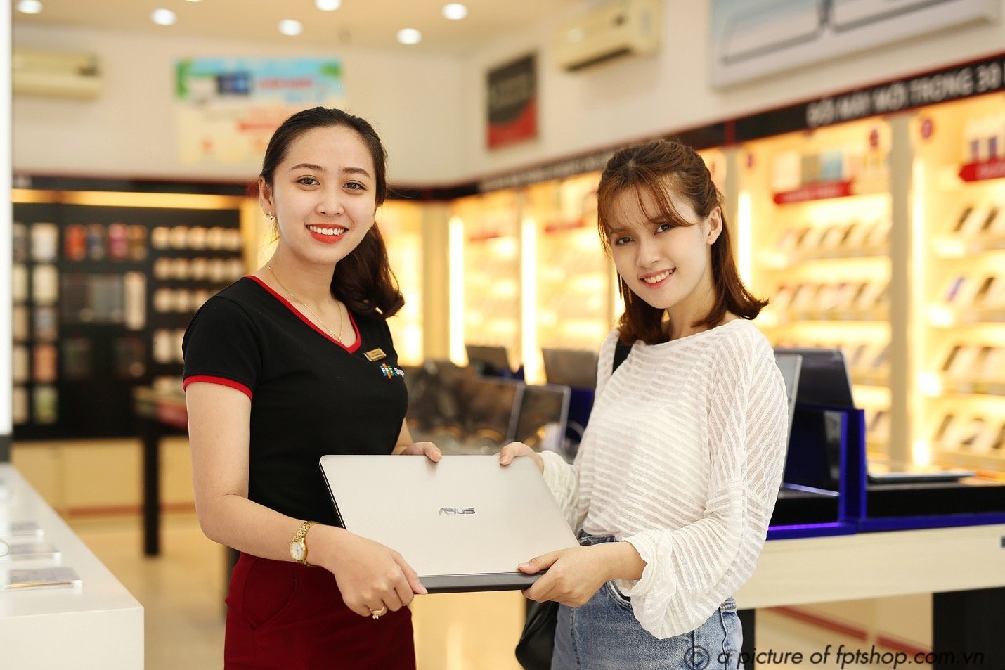 FPT Shop giảm 5 triệu cho tân sinh viên mua laptop