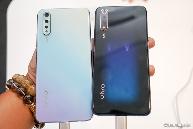 Vivo S1 ra mắt: hai màu, phiên bản đen thạch anh chuyển sắc ấn tượng