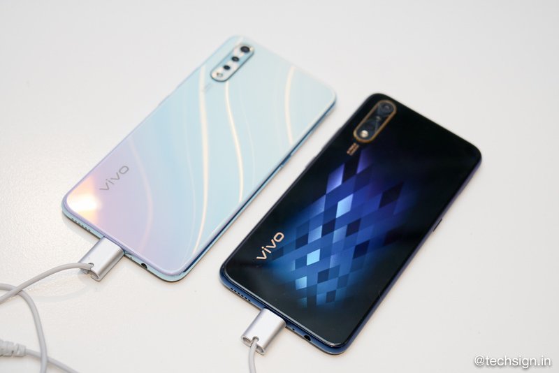 Vivo S1 ra mắt: hai màu, phiên bản đen thạch anh chuyển sắc ấn tượng