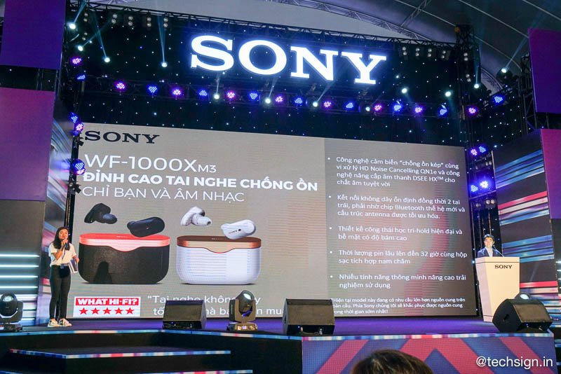 Hàng trăm bạn trẻ xếp hàng chờ đón sự kiện Sony Show 2019