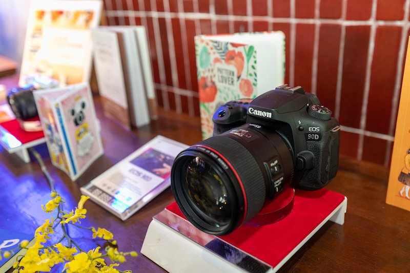 Canon EOS M6 Mark II và EOS 90D ra mắt, giá 25 và 36 triệu đồng