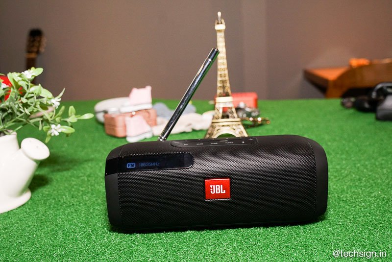 JBL giới thiệu tai nghe True Wireless và loa PartyBox mới