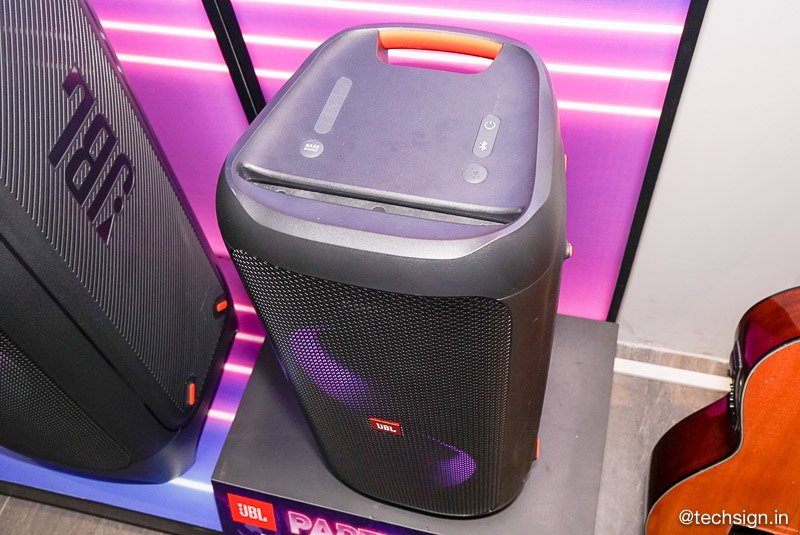 JBL giới thiệu tai nghe True Wireless và loa PartyBox mới