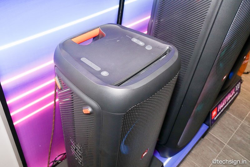 JBL giới thiệu tai nghe True Wireless và loa PartyBox mới