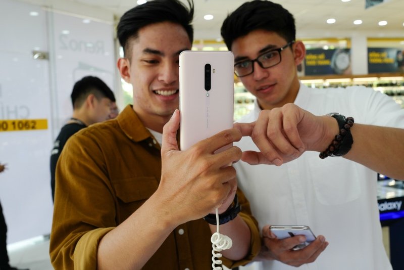 OPPO Reno2 và Reno2 F chính thức mở bán hôm nay 