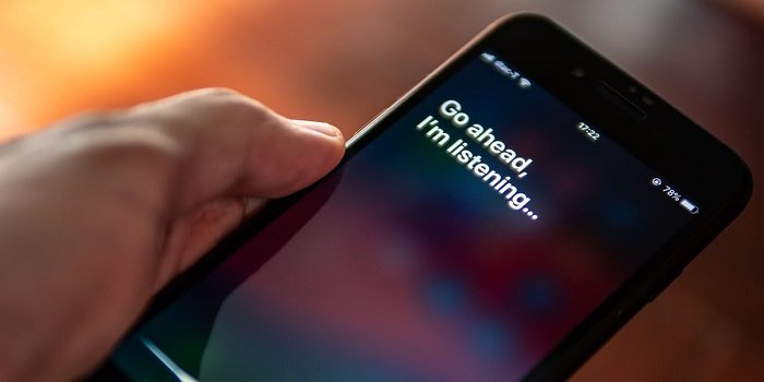 Siri sẽ không mặc định sử dụng ứng dụng nhắn tin và gọi điện của Apple