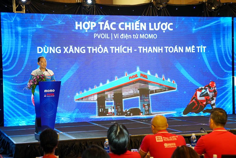 Ví MoMo hợp tác chiến lược PVOIL, triển khai thanh toán điện tử từ 1/11